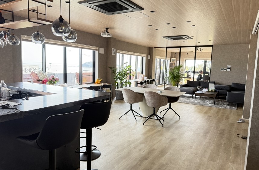 2階Bar、共有スペース